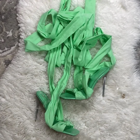 LADY GO DIVA Green Heels - Picture 4 of 10